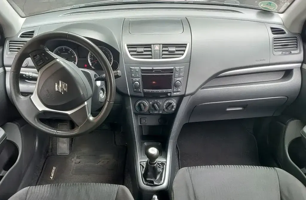 Gebraucht Suzuki Swift 75 PS (55 kW) 2013 Silber Kleinwagen