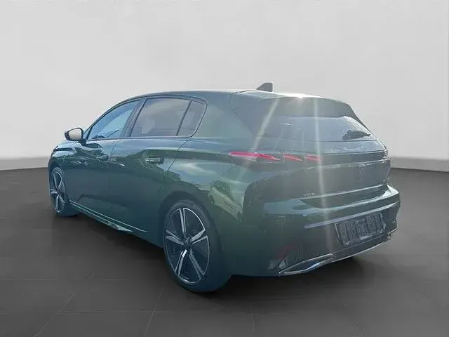 Gebraucht Peugeot 308 GT 131 PS (96 kW) 2023 Gruen Limousine