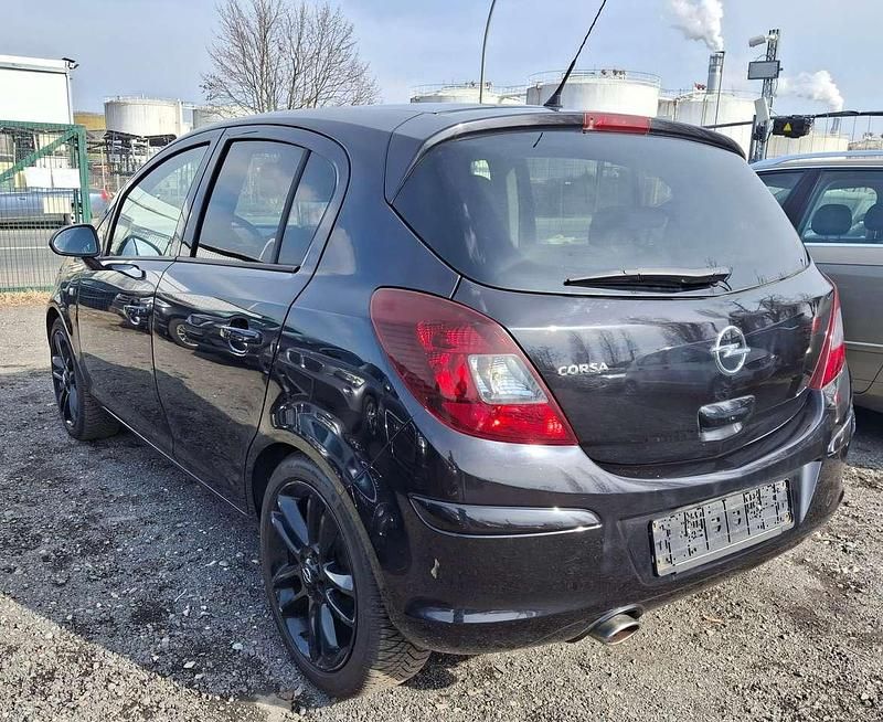 Gebraucht Opel Corsa Color Edition 87 PS (63 kW) 2010 Saphirschwarz mineraleffekt Kleinwagen