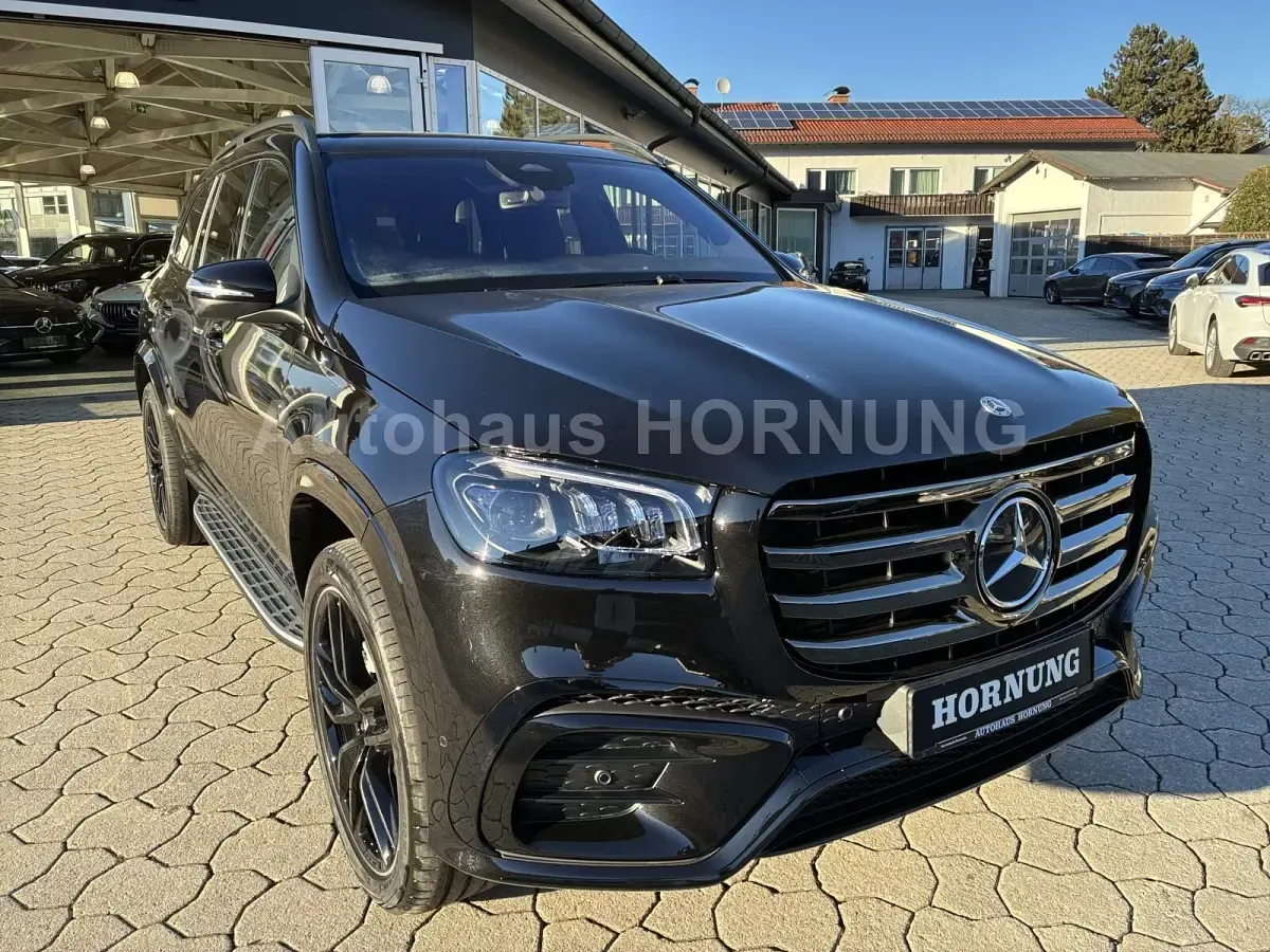 Gebraucht Mercedes GLS450 AMG 367 PS (269 kW) 2026 Metalliclack obsidianschwarz SUV