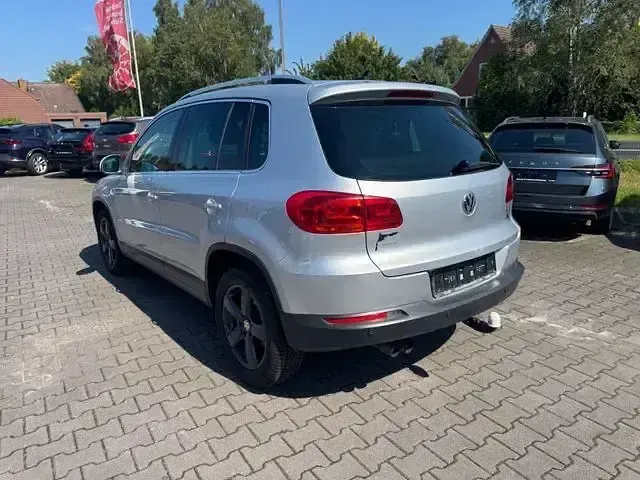 Gebraucht VW Tiguan Sportline 122 PS (89 kW) 2015 Silber SUV