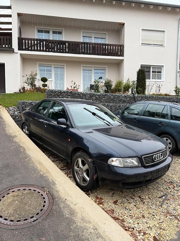Blau Gebraucht 1999 Audi A4 Limousine | 1.000 € (Guter Preis) - Bild 1/3