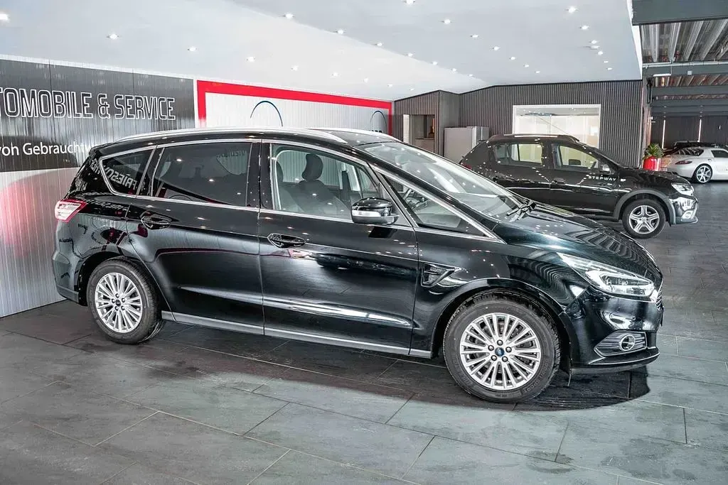 Gebraucht Ford S-MAX Titanium 150 PS (110 kW) 2017 Schwarz Van / Kleinbus