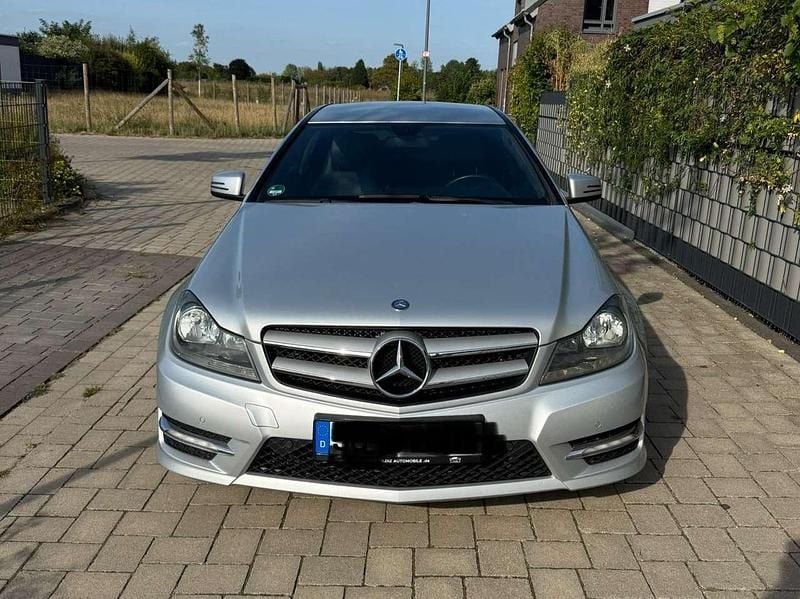 Silber Gebraucht 2013 Mercedes C180 Edition Coupé | 10.700 € (Fairer Preis) - Bild 1/4