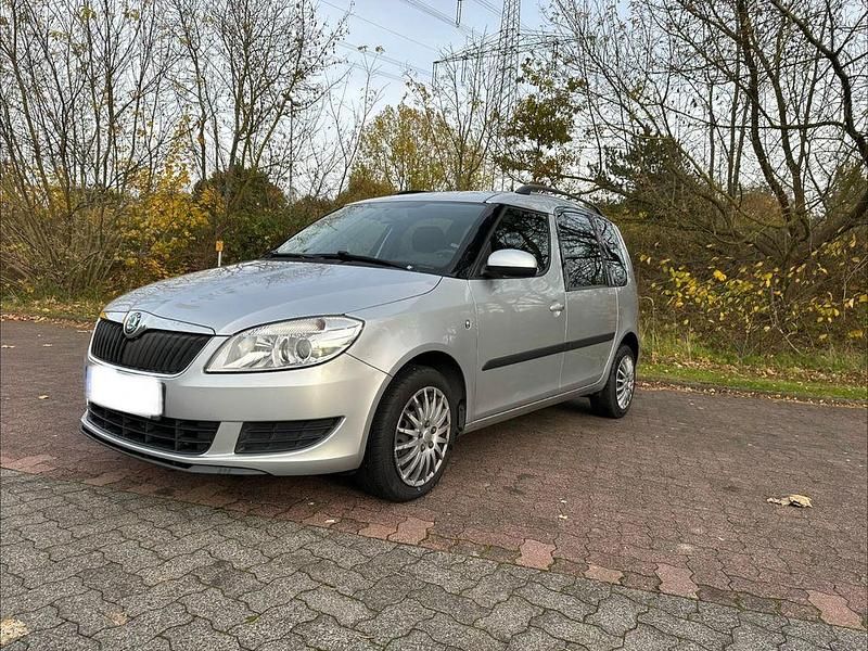 Silber Gebraucht 2012 Skoda Roomster Family Van / Kleinbus | 4.600 € (Fairer Preis) - Bild 1/4