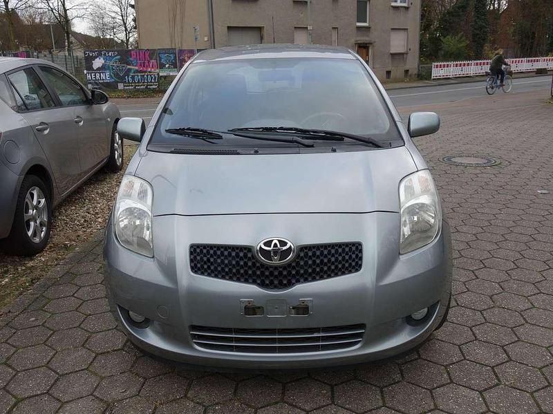 Gebraucht Toyota Yaris Sol 87 PS (63 kW) 2008 Grau Kleinwagen