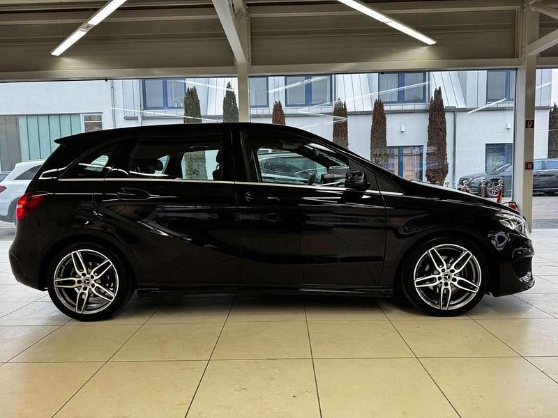 Gebraucht Mercedes B200 AMG 136 PS (100 kW) 2018 Kosmosschwarz Van / Kleinbus