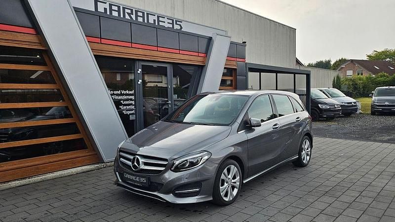 Grau Gebraucht 2014 Mercedes B160 Urban Van / Kleinbus | 9.590 € - Bild 1/4