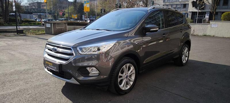 Gebraucht Ford Kuga Titanium 150 PS (110 kW) 2019 Grau SUV