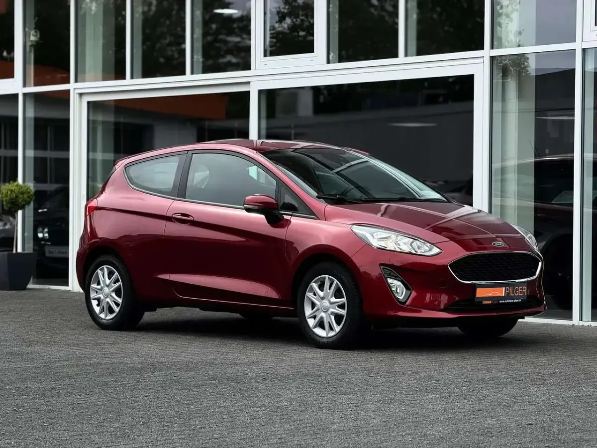 Gebraucht Ford Fiesta Cool & Connect 86 PS (63 kW) 2019 Rubyrot (metallic) Kleinwagen