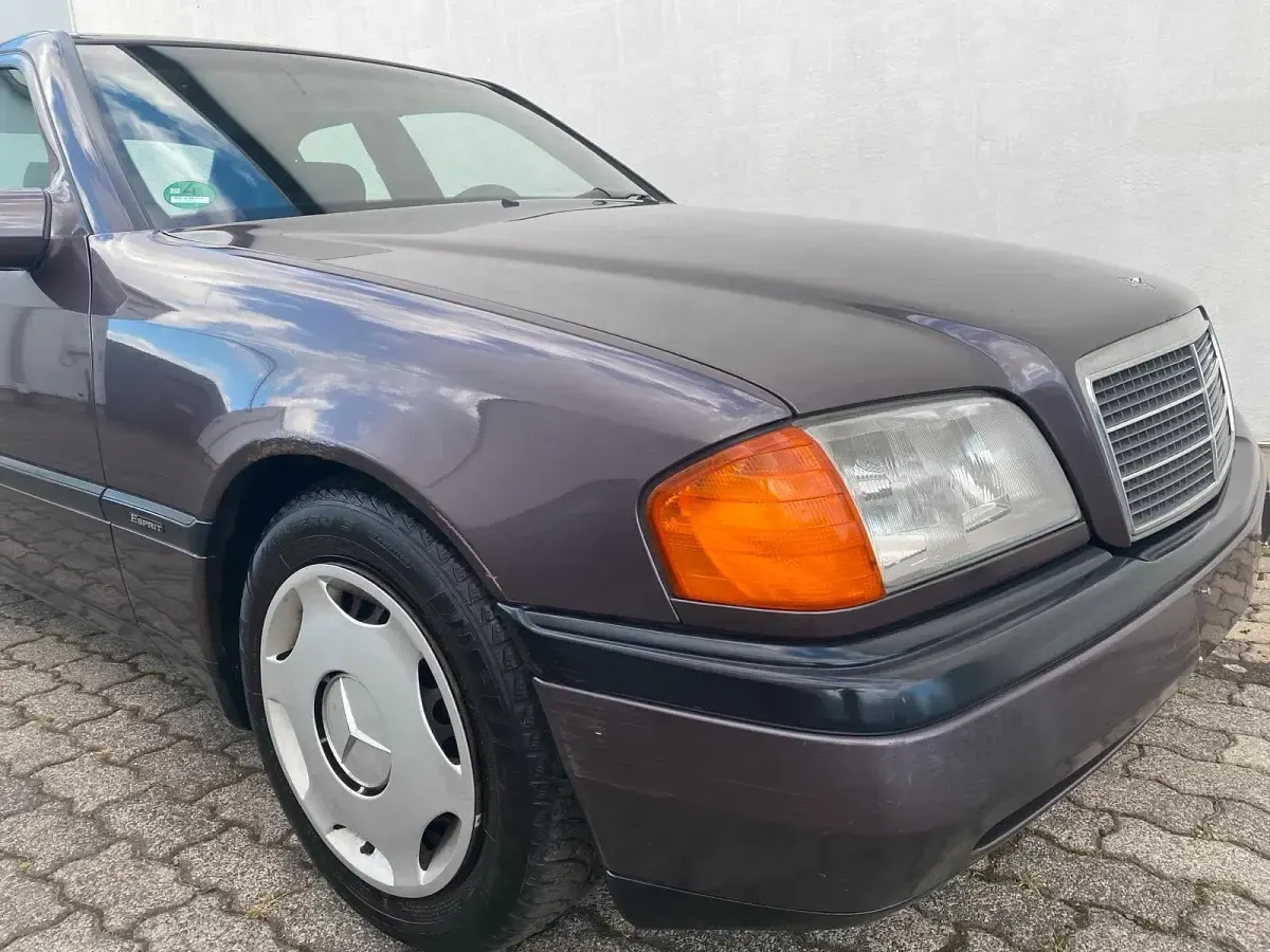 Gebraucht Mercedes C180 Classic 122 PS (89 kW) 1994 Braun Limousine