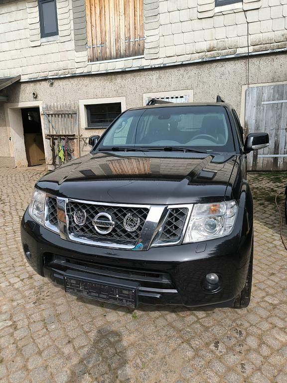 Schwarz Gebraucht 2011 Nissan Pathfinder SUV | 11.500 € (Guter Preis) - Bild 1/4