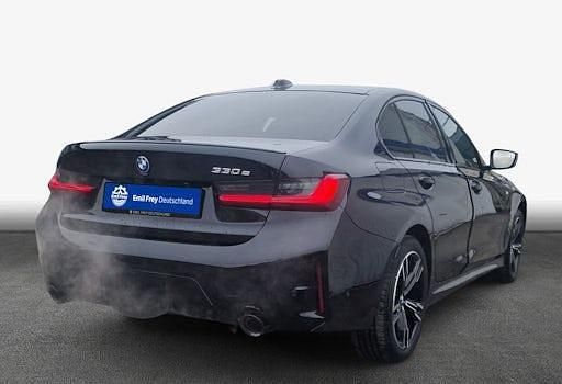 Neu BMW 330e Basis 292 PS (214 kW) 2025 Saphirschwarz metallic Limousine