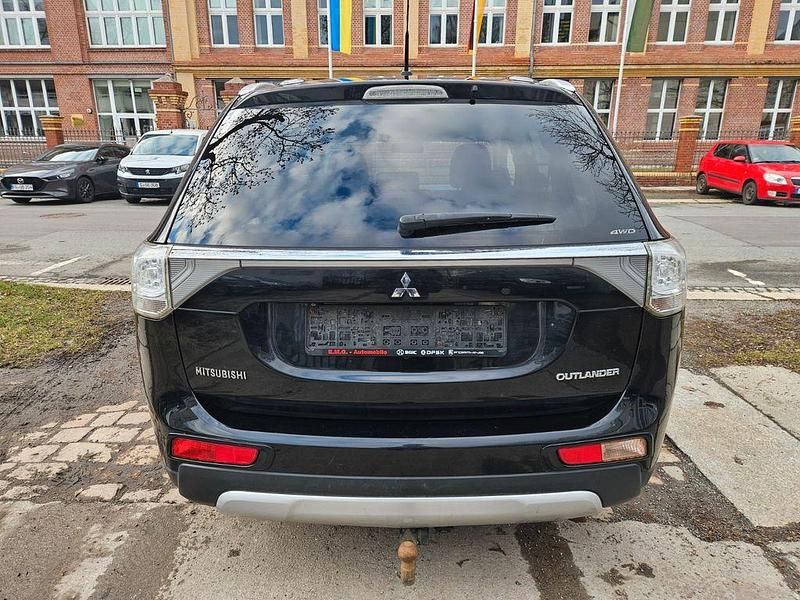 Gebraucht Mitsubishi Outlander Intense 150 PS (110 kW) 2014 Schwarz SUV