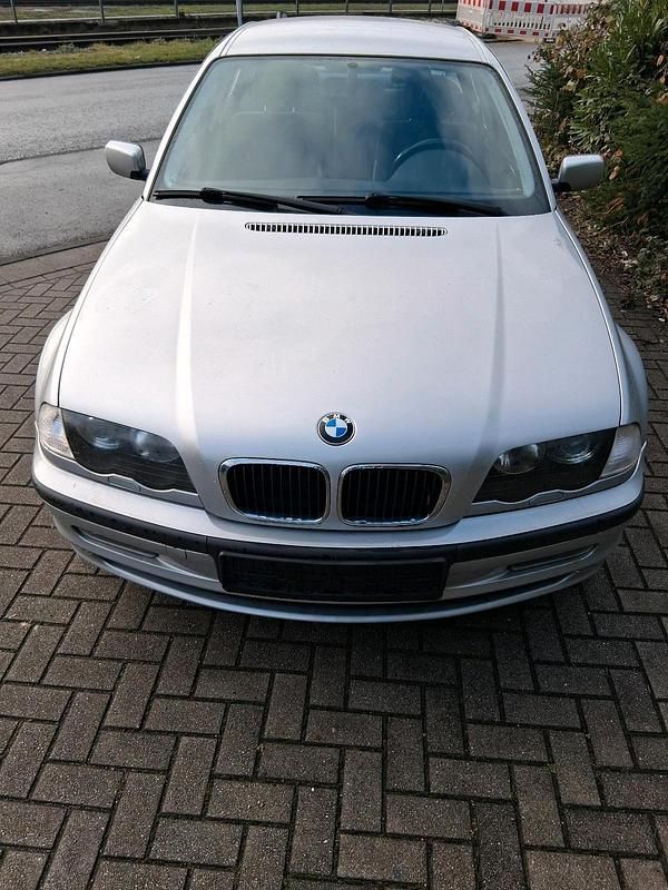 Gebraucht BMW 320 170 PS (125 kW) 2002 Silber Limousine