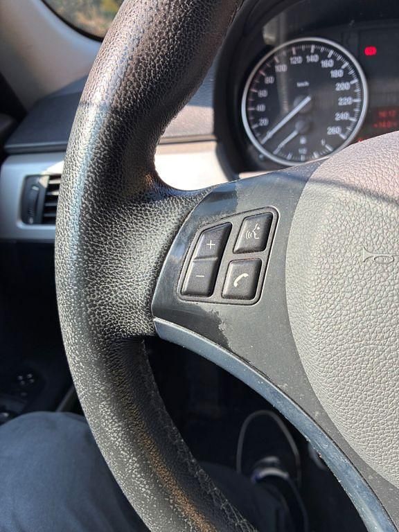 Gebraucht BMW 318 Performance 143 PS (105 kW) 2010 Schwarz Limousine