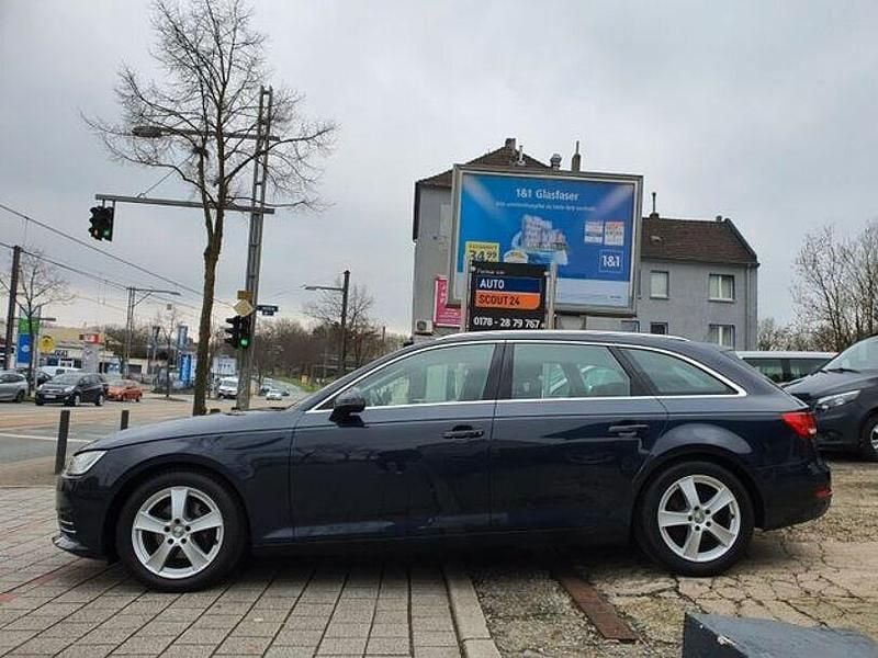 Gebraucht Audi A4 Sport 150 PS (110 kW) 2016 Blau Limousine