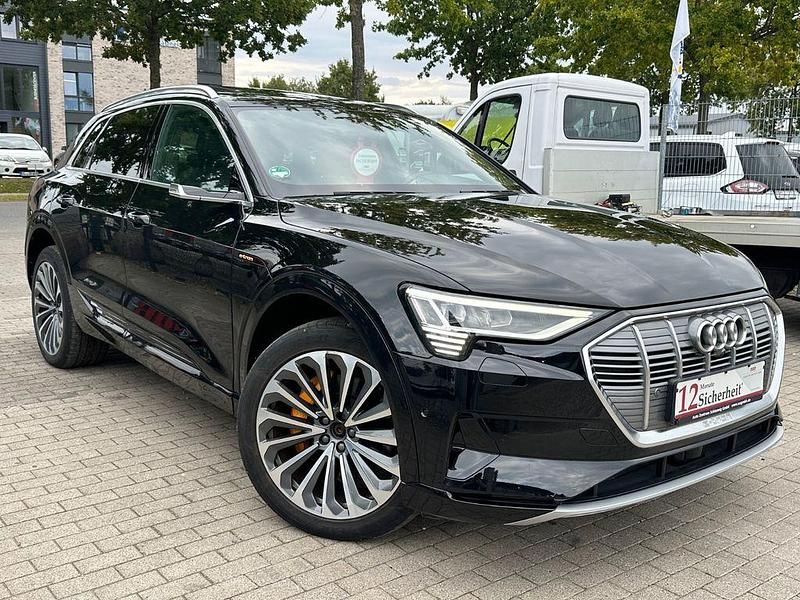 Używany Audi e-tron S-Line 300 kW (408 KM) 2019 Czarny SUV