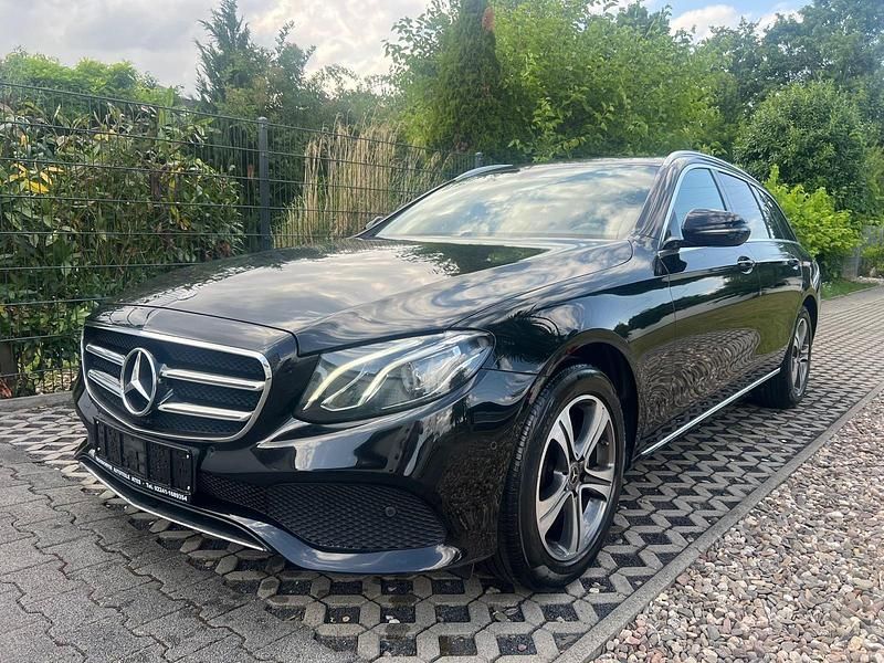 Schwarz Gebraucht 2019 Mercedes E300 Kombi | 11.500 € (Superpreis) - Bild 1/4