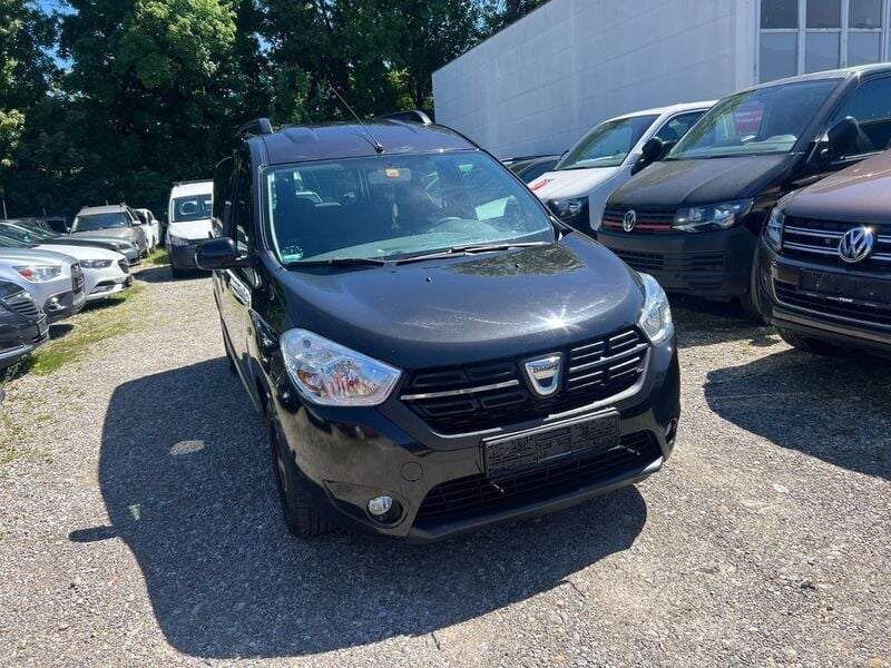 Schwarz Gebraucht 2017 Dacia Dokker Lauréate Van | 4.400 € (Guter Preis) - Bild 1/4
