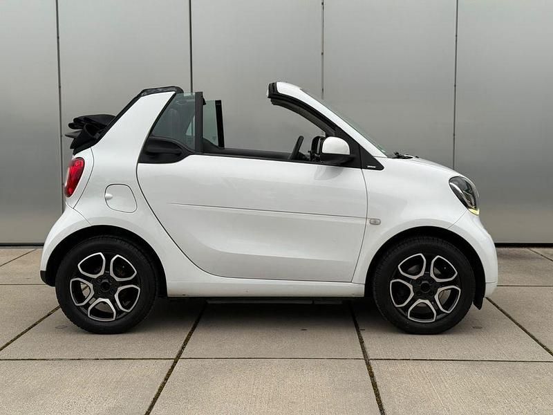Gebraucht Smart ForTwo Cabrio Passion 71 PS (52 kW) 2016 Weiß Cabrio
