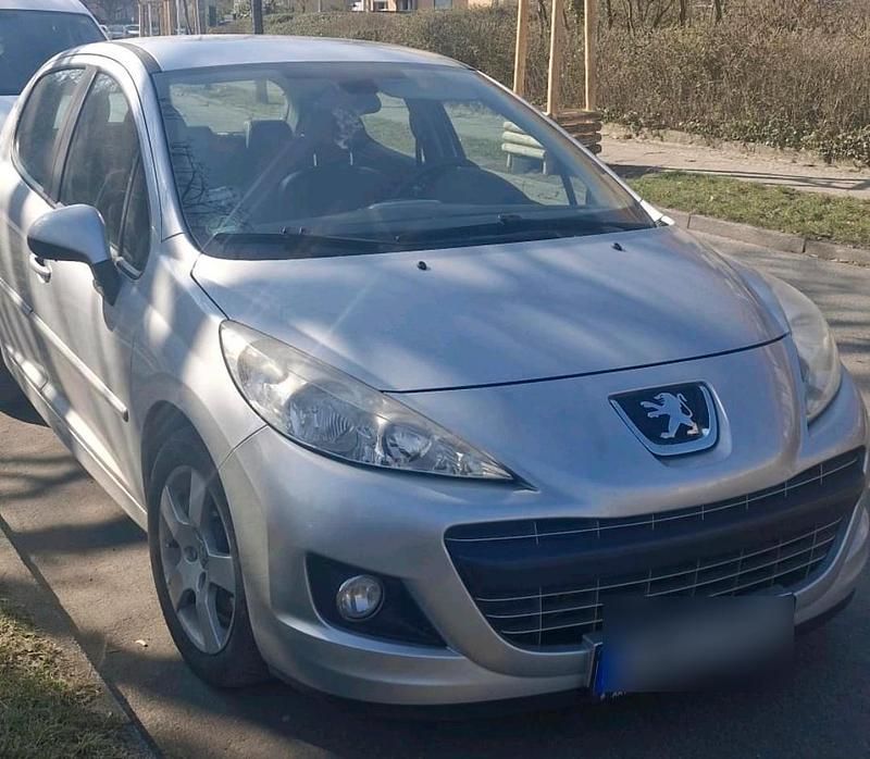 Silber Gebraucht 2011 Peugeot 207 Kleinwagen | 1.250 € (Superpreis) - Bild 1/4