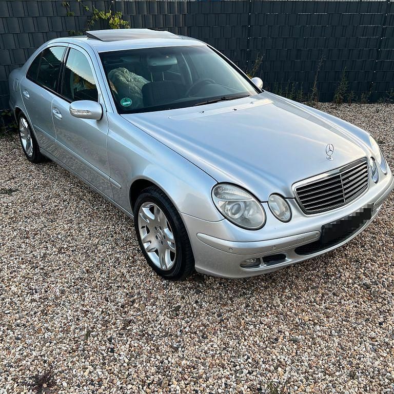 Gebraucht Mercedes E200 122 PS (89 kW) 2005 Silber Limousine