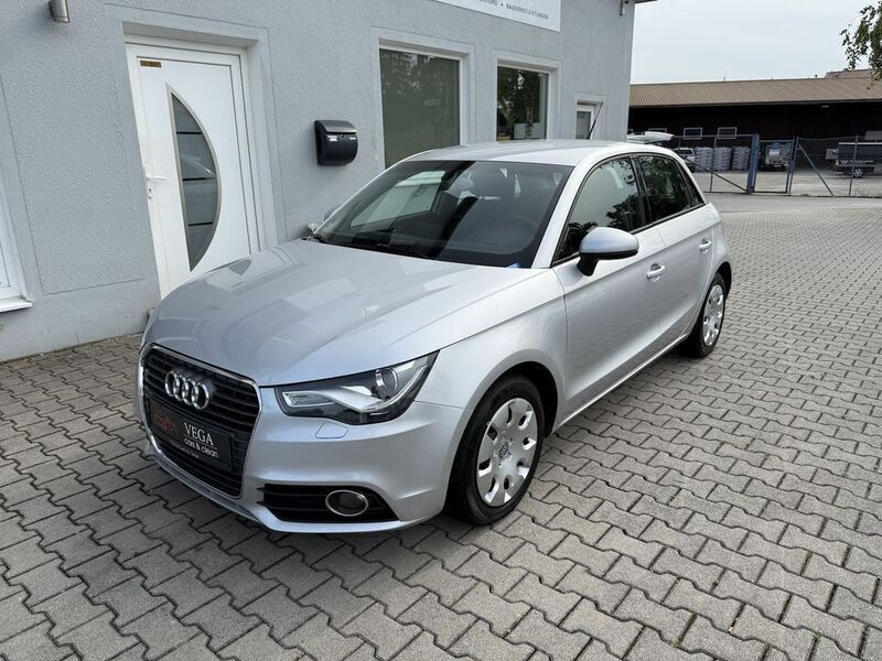 Silber Gebraucht 2013 Audi A1 Ambition Kleinwagen | 8.990 € (Guter Preis) - Bild 1/4
