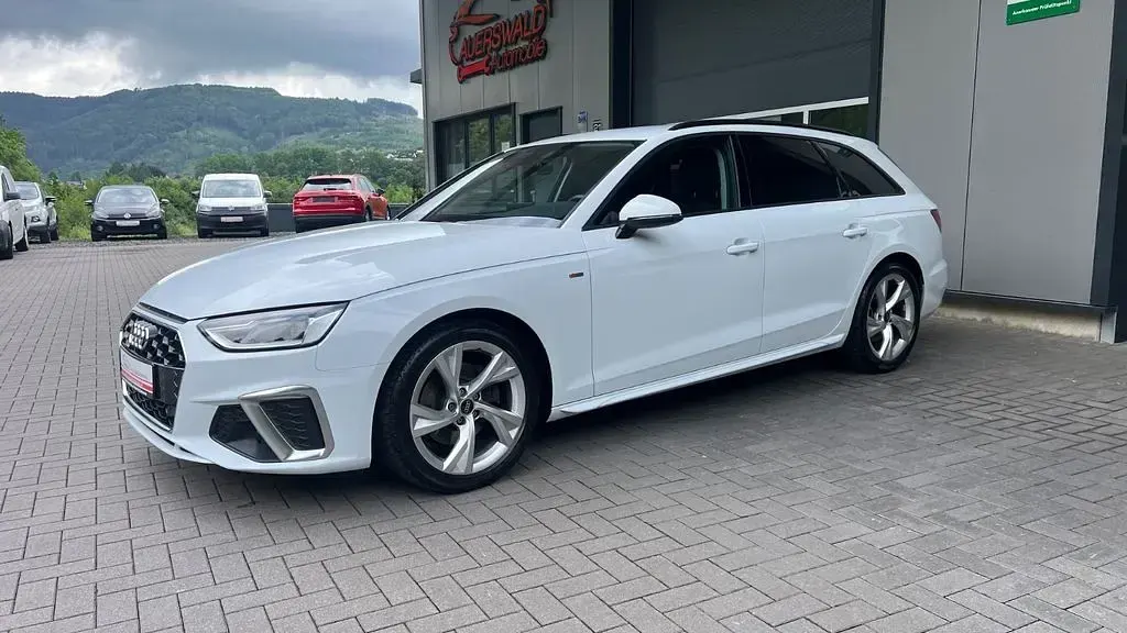Gebraucht Audi A4 S-Line 163 PS (119 kW) 2023 Weiß Kombi