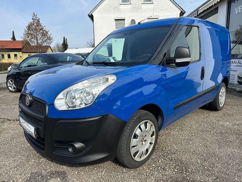 Gebraucht Fiat Doblò Basis 90 PS (66 kW) 2012 Blau Van / Kleinbus