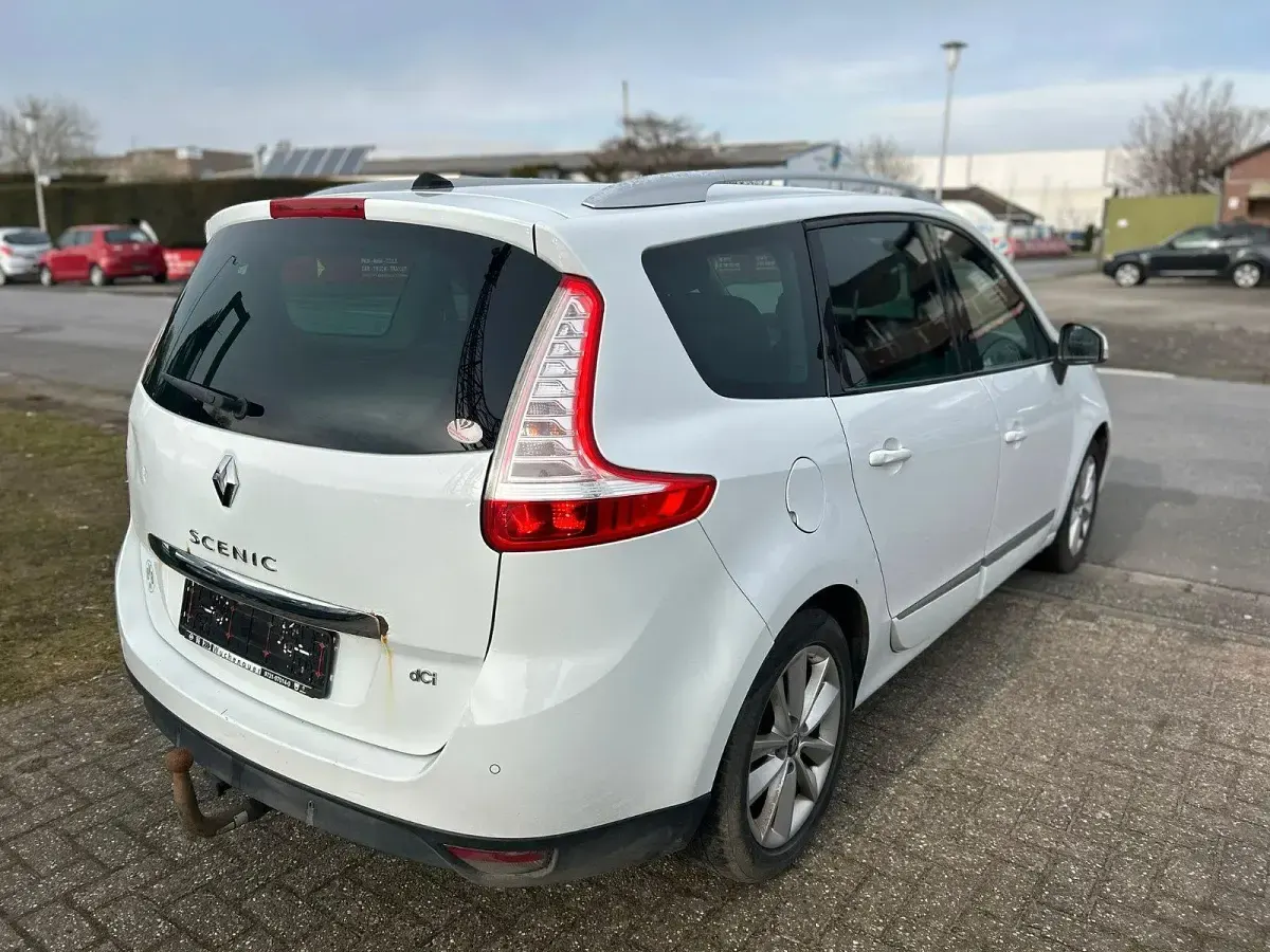Gebraucht Renault Grand Scénic III Luxe 131 PS (96 kW) 2012 Weiß Van / Kleinbus