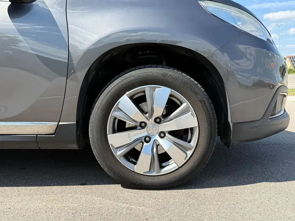 Gebraucht Peugeot 2008 Allure 110 PS (80 kW) 2015 Grau SUV