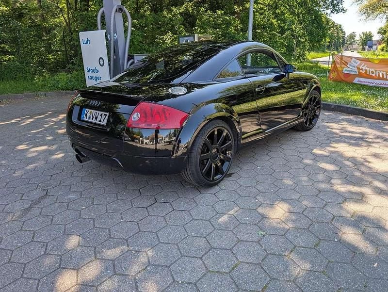 Second-hand Audi TT S-Line 180 CP (132 kW) 2000 Negru Coupe