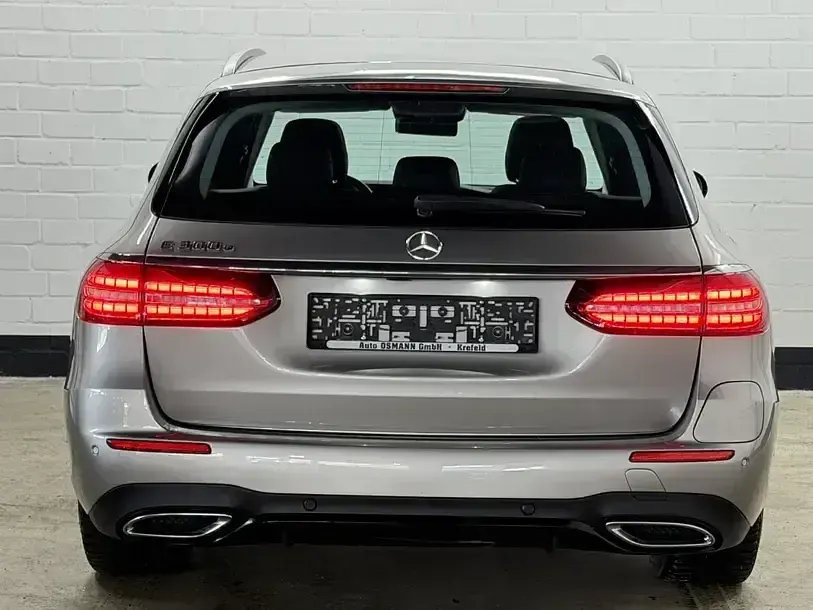 Gebraucht Mercedes E300 AMG line 211 PS (155 kW) 2022 Mojavesilber metalliclack Kombi