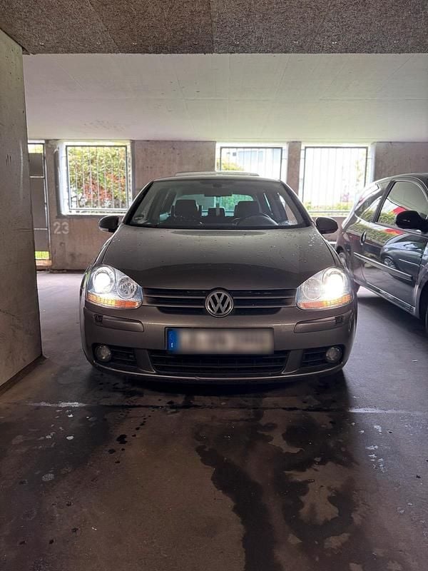 Grau Gebraucht 2006 VW Golf V Kleinwagen | 1.500 € (Superpreis) - Bild 1/4