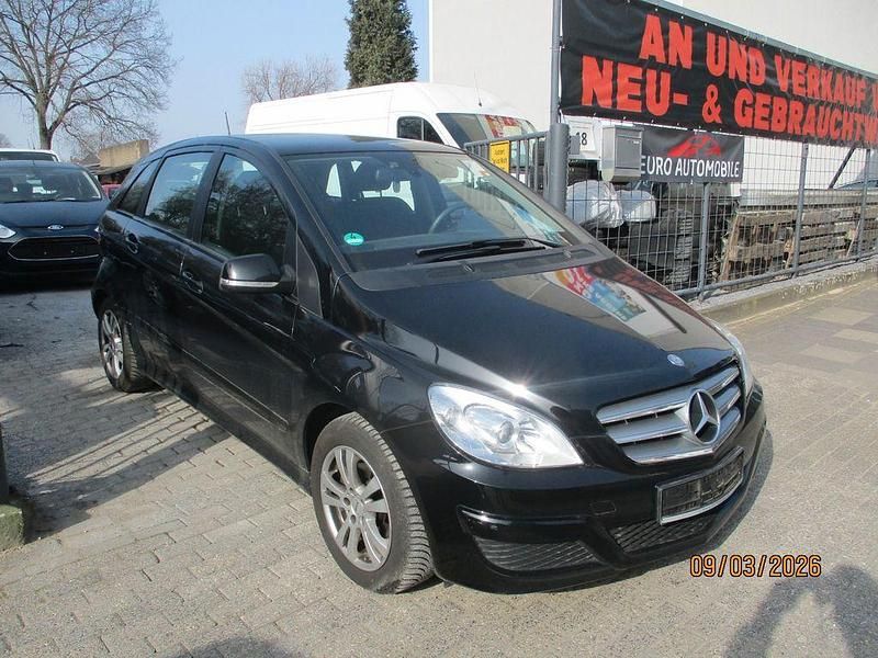 Gebraucht Mercedes B180 109 PS (80 kW) 2011 Schwarz Van / Kleinbus