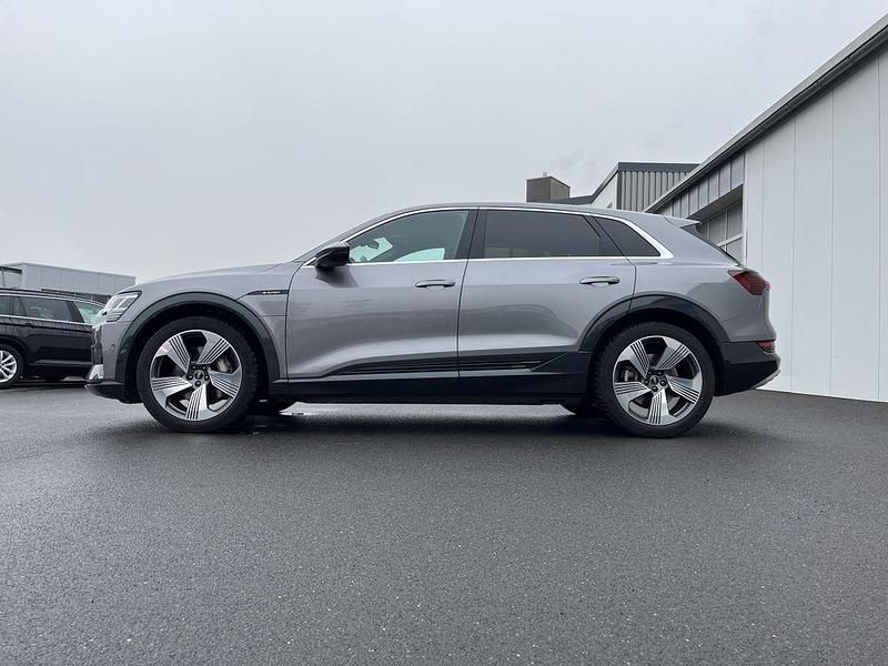 Gebraucht Audi e-tron Advanced Plus 230 kW (313 PS) 2022 Grau SUV