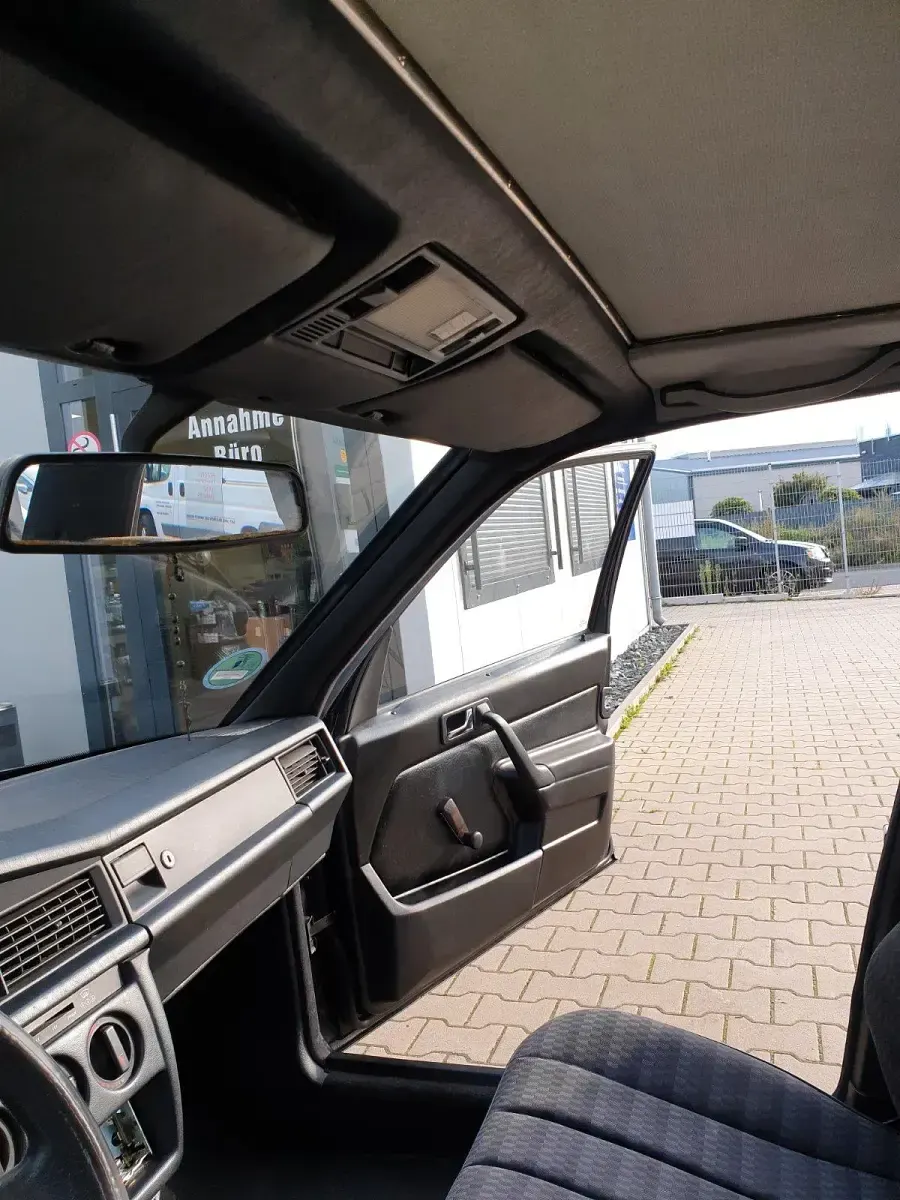 Gebraucht Mercedes 190 109 PS (80 kW) 1992 Schwarz Limousine
