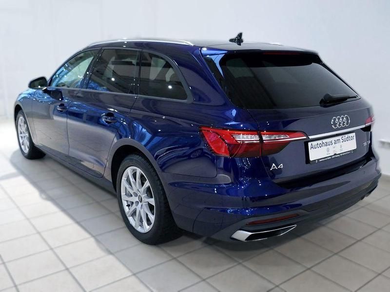Gebraucht Audi A4 Design 163 PS (119 kW) 2023 Navarrablau metallic (metallic) Kombi