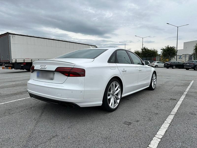 Gebraucht Audi S8 plus Sport 605 PS (444 kW) 2017 Weiß Limousine