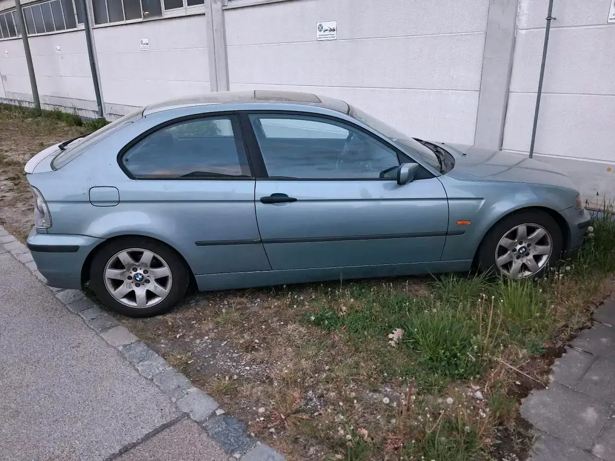 Gebraucht BMW 318 143 PS (105 kW) 2004 Grau Coupé