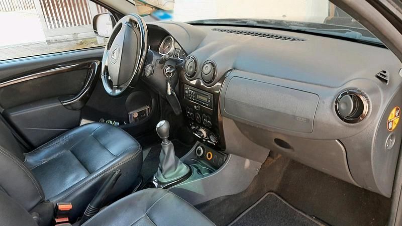 Gebraucht Dacia Duster 104 PS (76 kW) 2014 Schwarz SUV