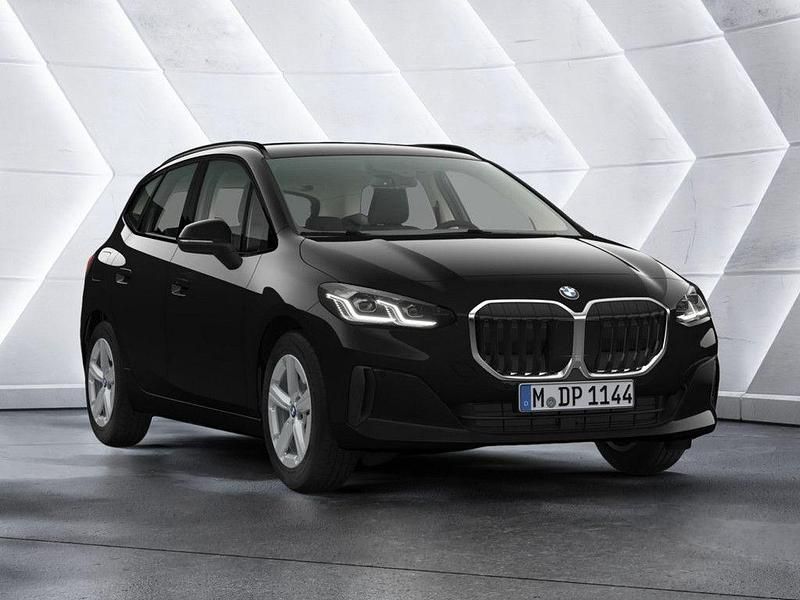 Neu BMW 218 Active Tourer Performance 136 PS (100 kW) 2025 Schwarz Van / Kleinbus