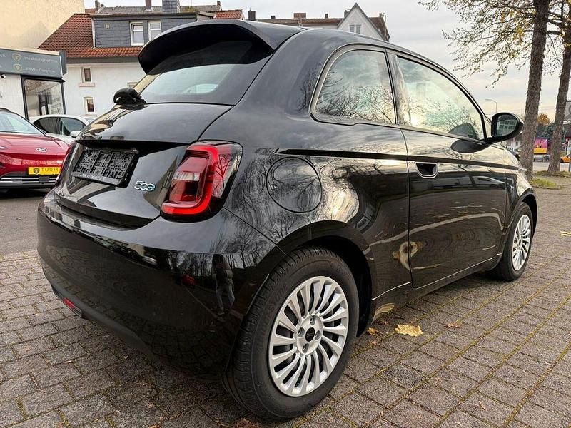 Gebraucht Fiat 500e 69 kW (95 PS) 2022 Schwarz Kleinwagen