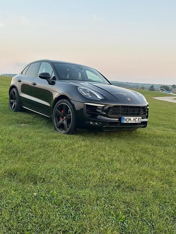 Schwarz Gebraucht 2017 Porsche Macan GTS SUV | 39.900 € (Superpreis) - Bild 1/4