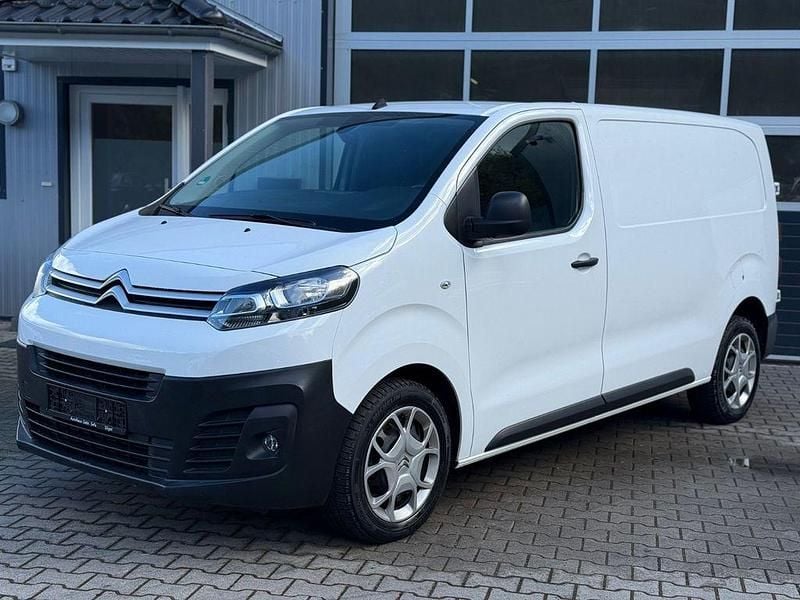 Weiß Gebraucht 2022 Citroën Jumpy Van / Kleinbus | 18.500 € (Guter Preis) - Bild 1/4
