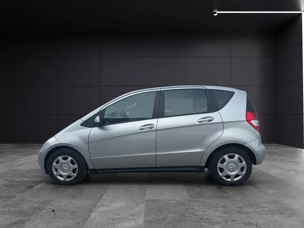 Gebraucht Mercedes A160 95 PS (69 kW) 2012 Silber Kleinwagen