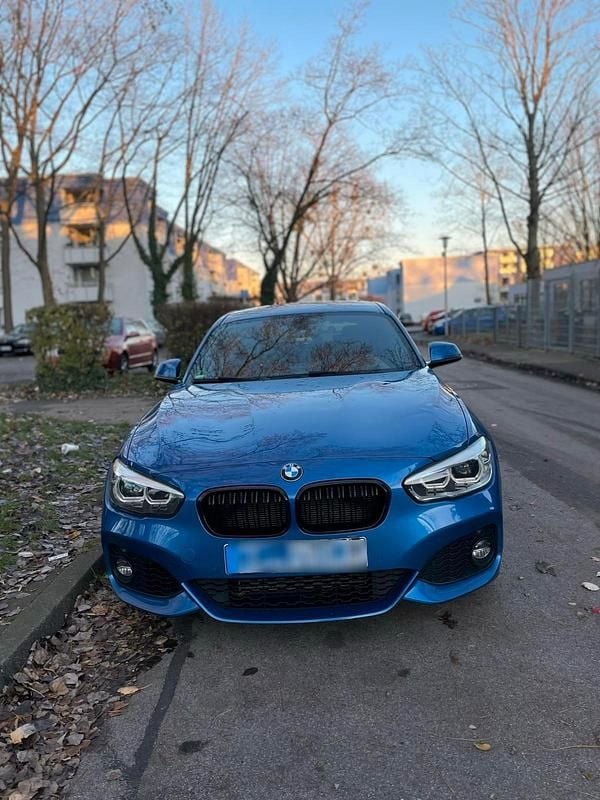 Blau Gebraucht 2019 BMW 118 M Sport Kleinwagen | 11.599 € (Superpreis) - Bild 1/4
