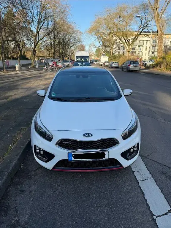 Gebraucht Kia Ceed GT GT 204 PS (150 kW) 2015 Weiß Limousine