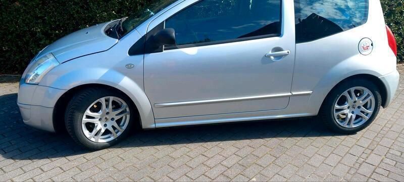 Silber Gebraucht 2007 Citroën C2 Kleinwagen | 1.000 € (Superpreis) - Bild 1/2